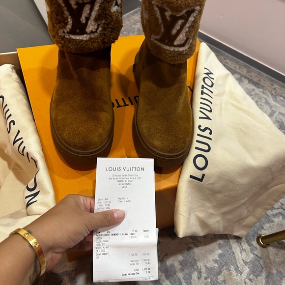 AUTHENTIC LV SnowDrop flat boots / SOLD OUT EVERYWHERE !!! - Picture 3 of 9